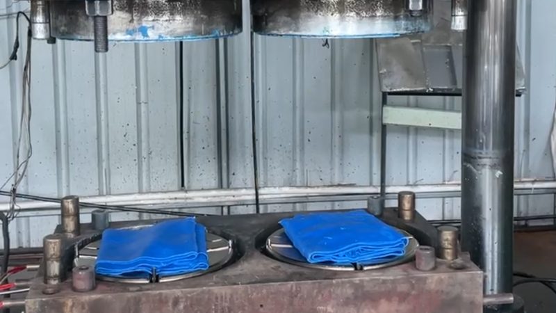 厨房设备不锈钢冲压模具：揭秘其核心工艺与选型要点**