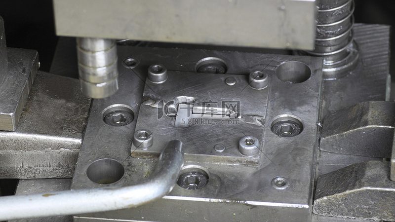 医疗精密注塑模具：精准塑造健康守护者**