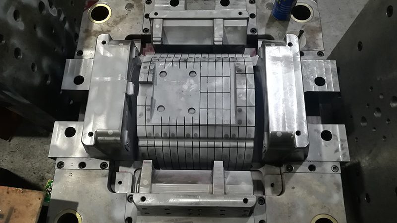 上海吹塑模具制作：揭秘吹塑模具的关键要素**
