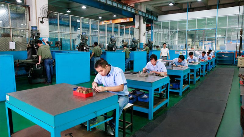 级进模模具：揭秘高效精密制造的秘密武器**